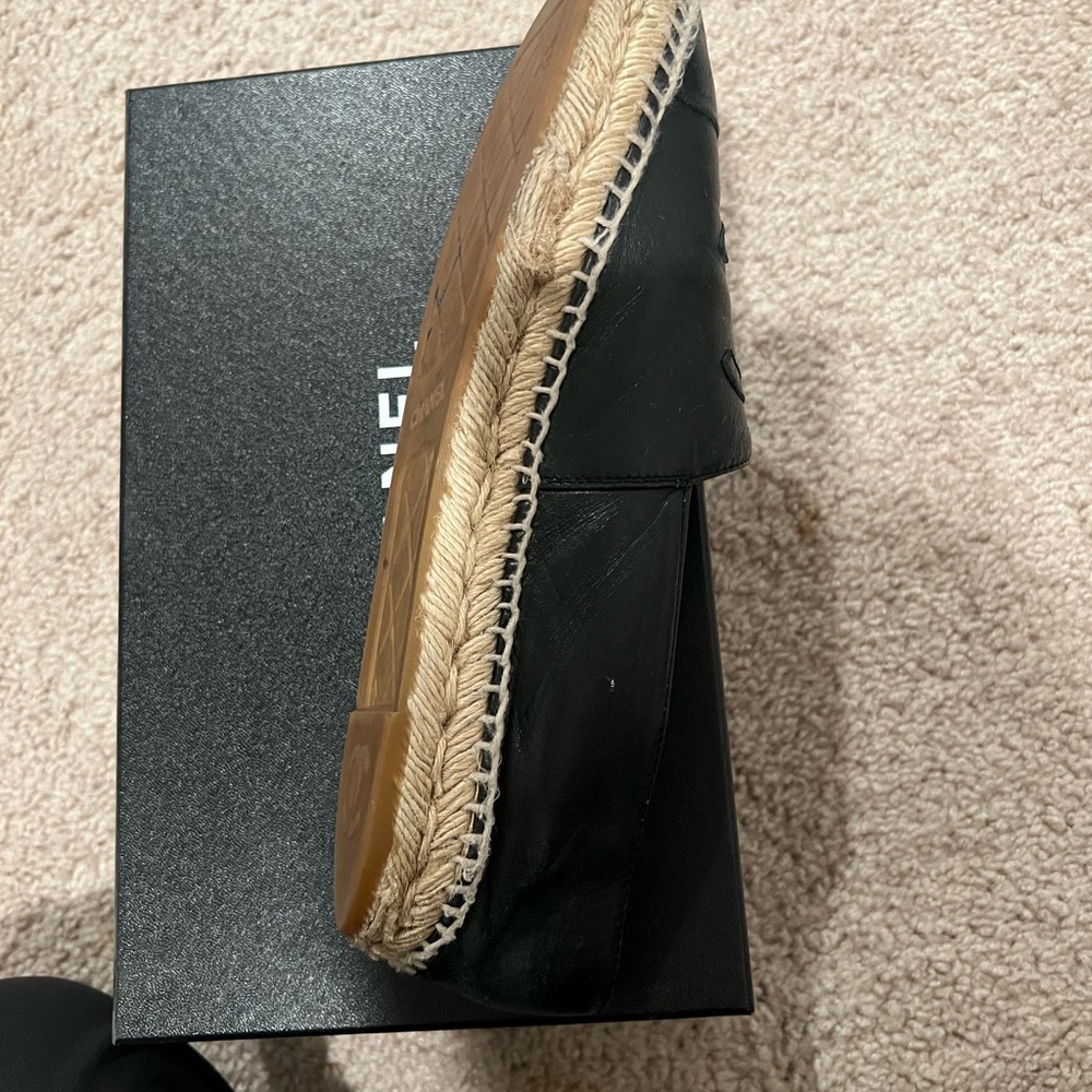 Chanel Black Leather Espadrilles with Iconic CC Logo - Picture 7 of 15